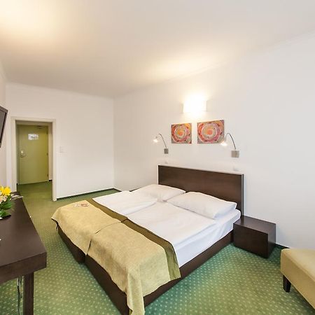 Hotel Vitkov ปราก ภายนอก รูปภาพ