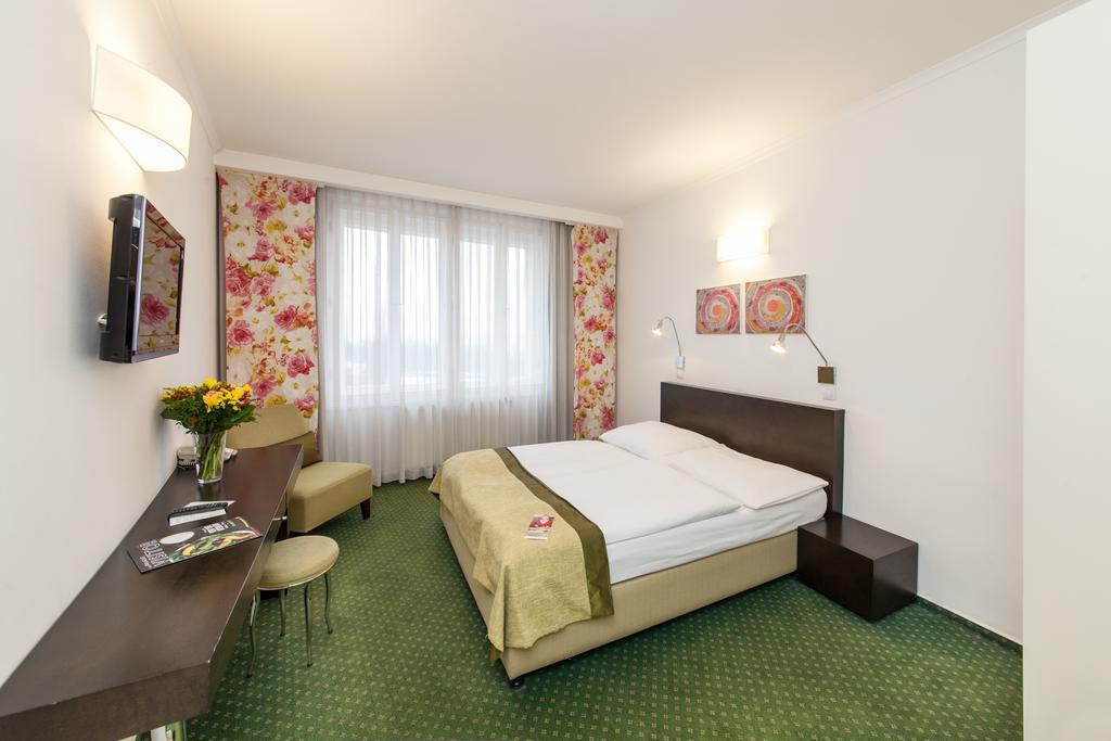 Hotel Vitkov ปราก ภายนอก รูปภาพ