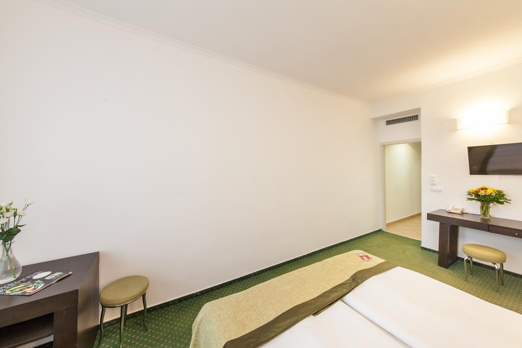 Hotel Vitkov ปราก ภายนอก รูปภาพ
