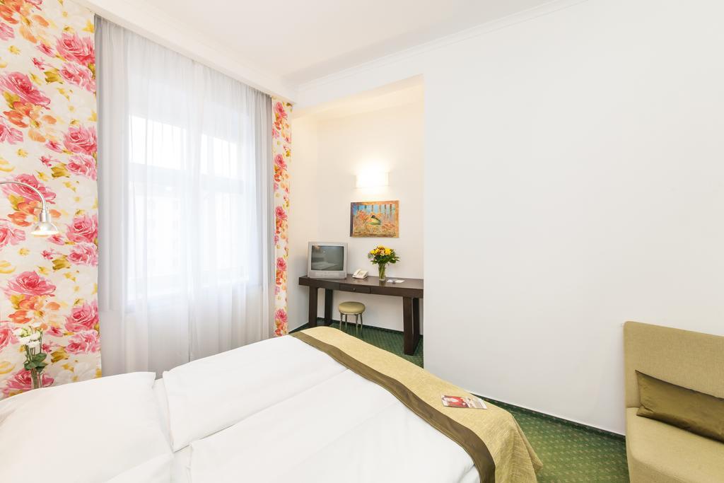 Hotel Vitkov ปราก ภายนอก รูปภาพ