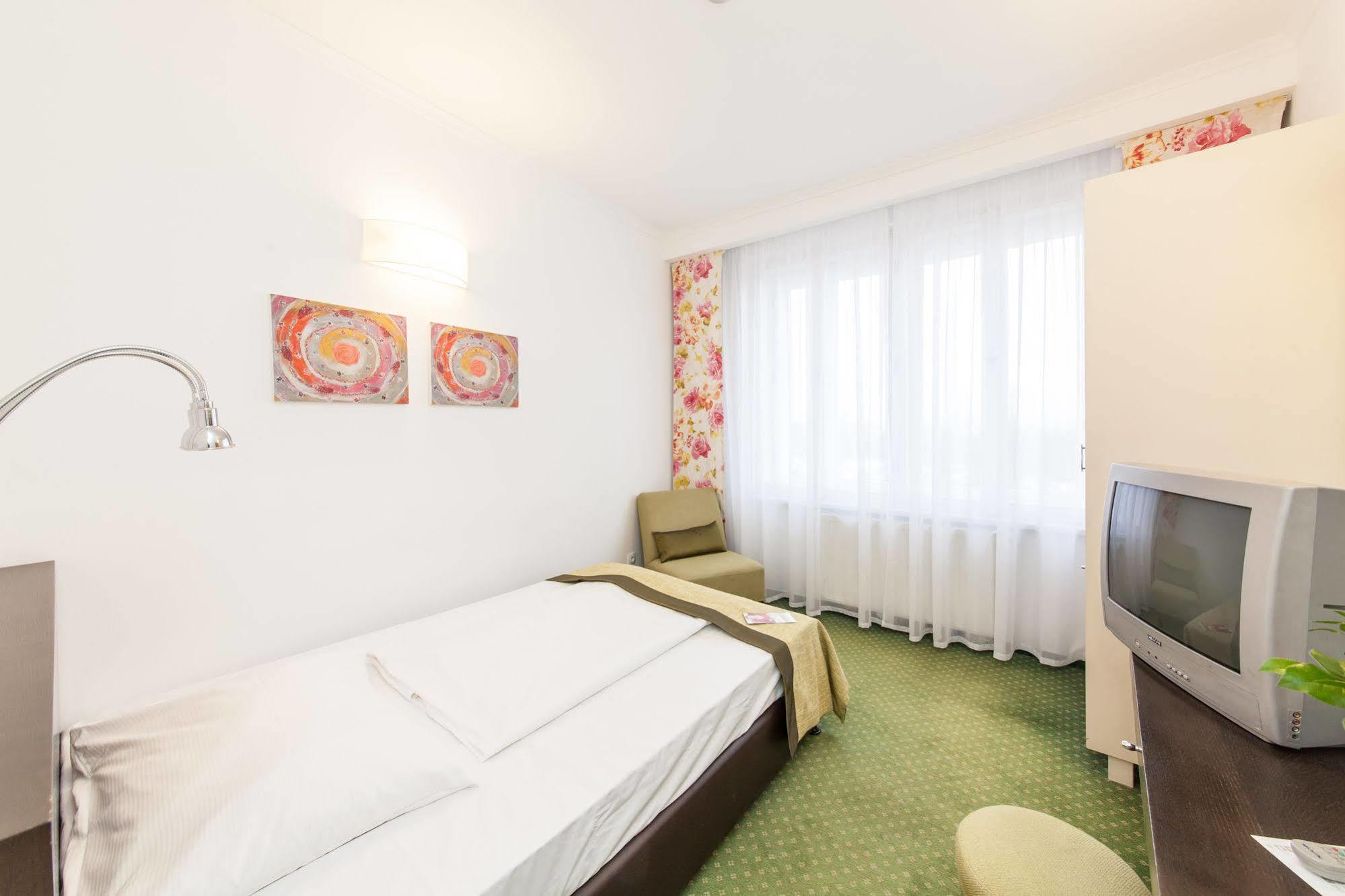Hotel Vitkov ปราก ภายนอก รูปภาพ